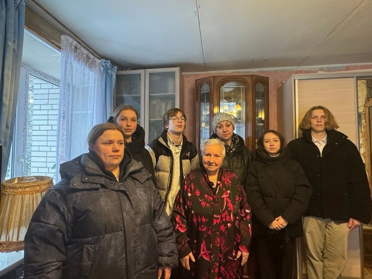 5 марта 2026 года, в преддверии Международного женского дня, добровольцы молодежного центра «Снайпер» посетили Галину Леонидовну Курилину.